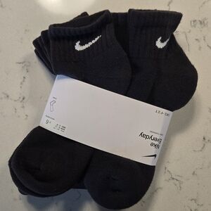 Youth NIKE socks, Ankle Height, 5Y-7Y. New In Package